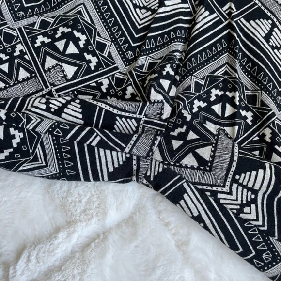 Victoria’s Secret PINK | Printed Yoga Aztec Festival Print Leggings | Size Small - Picture 6 of 13